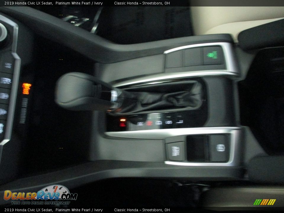 2019 Honda Civic LX Sedan Platinum White Pearl / Ivory Photo #33