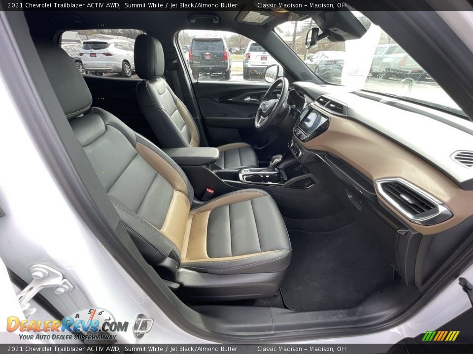 Front Seat of 2021 Chevrolet Trailblazer ACTIV AWD Photo #17