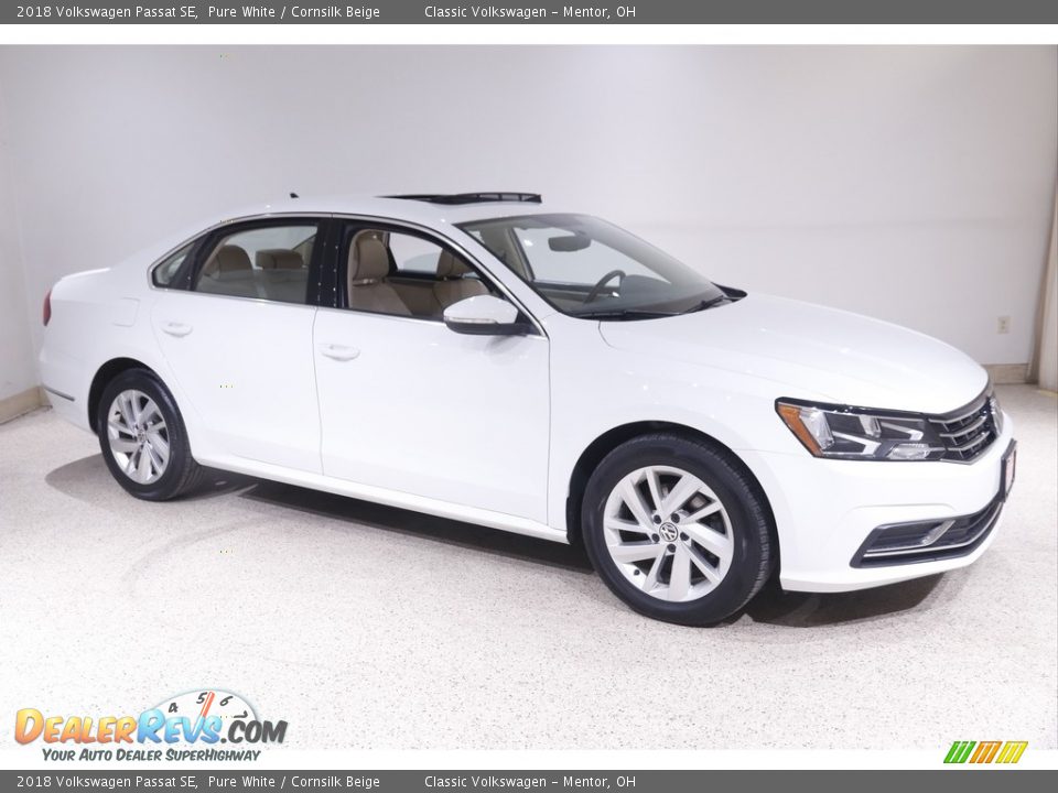 2018 Volkswagen Passat SE Pure White / Cornsilk Beige Photo #1