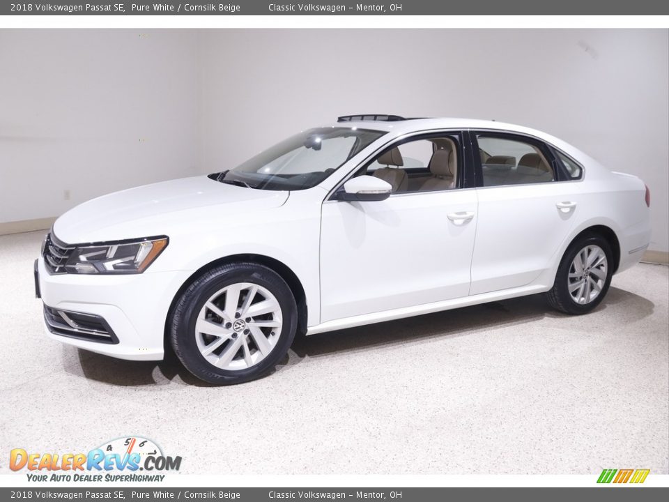 2018 Volkswagen Passat SE Pure White / Cornsilk Beige Photo #3