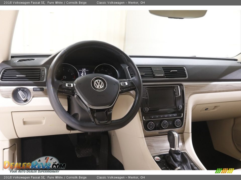 2018 Volkswagen Passat SE Pure White / Cornsilk Beige Photo #6