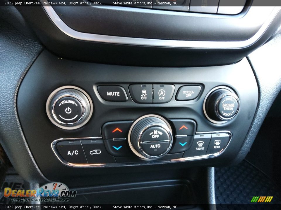 Controls of 2022 Jeep Cherokee Trailhawk 4x4 Photo #26