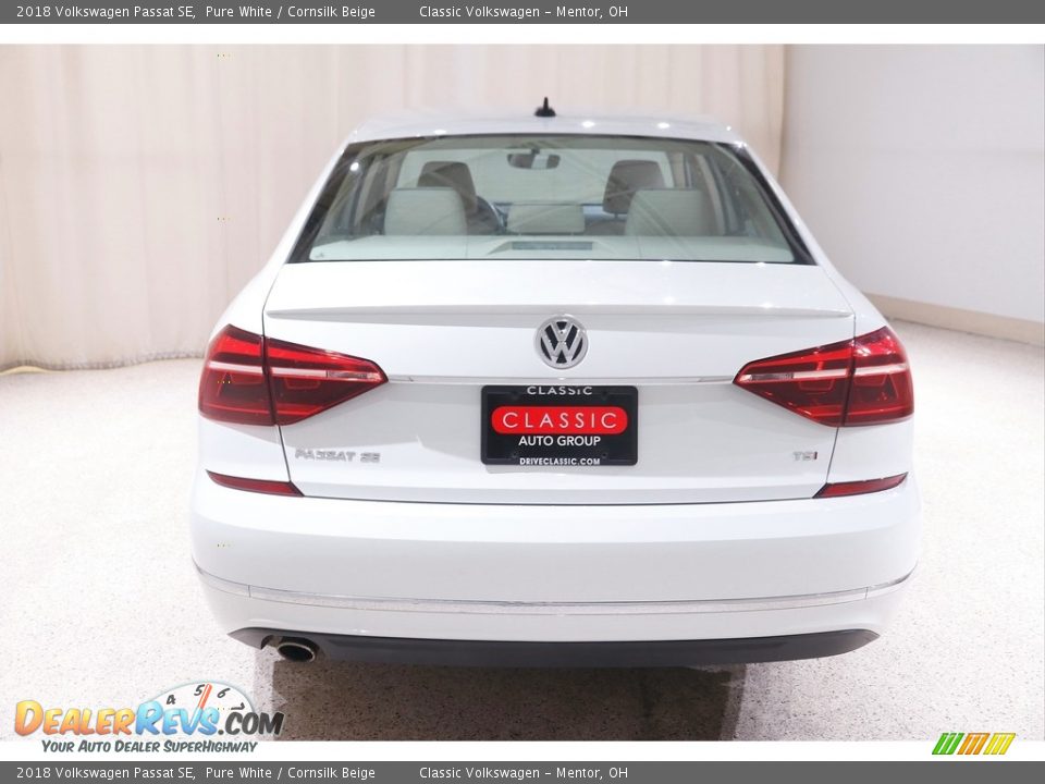 2018 Volkswagen Passat SE Pure White / Cornsilk Beige Photo #16