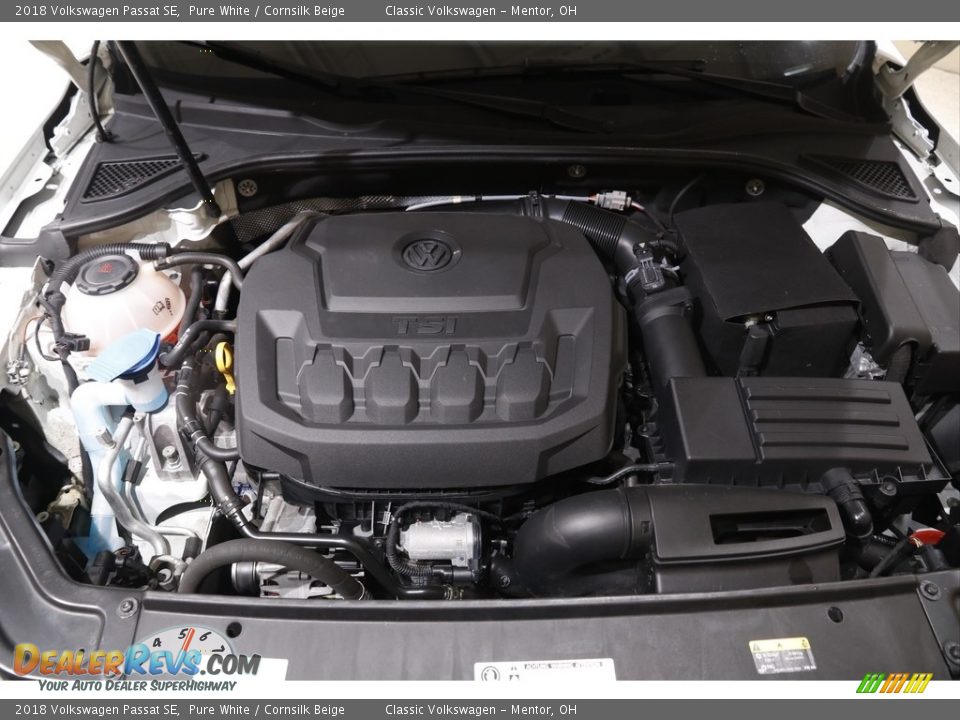 2018 Volkswagen Passat SE Pure White / Cornsilk Beige Photo #17