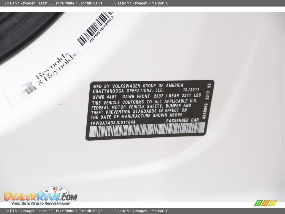 2018 Volkswagen Passat SE Pure White / Cornsilk Beige Photo #18