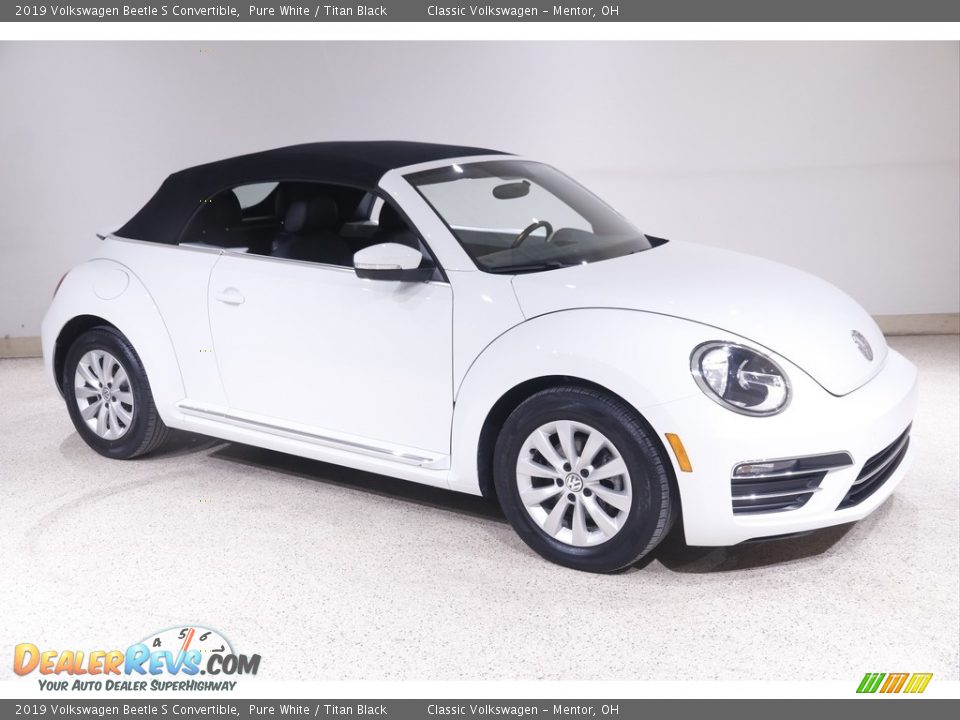 2019 Volkswagen Beetle S Convertible Pure White / Titan Black Photo #2