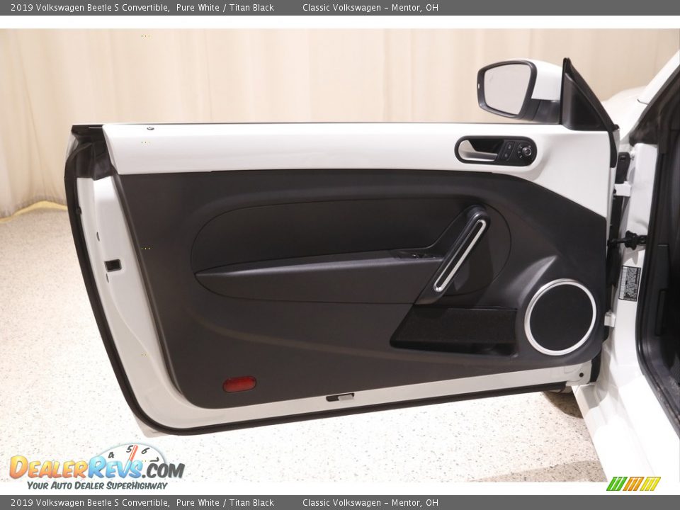2019 Volkswagen Beetle S Convertible Pure White / Titan Black Photo #5