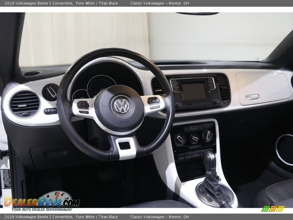 2019 Volkswagen Beetle S Convertible Pure White / Titan Black Photo #7