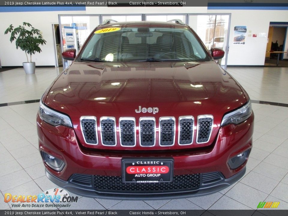 2019 Jeep Cherokee Latitude Plus 4x4 Velvet Red Pearl / Black Photo #2