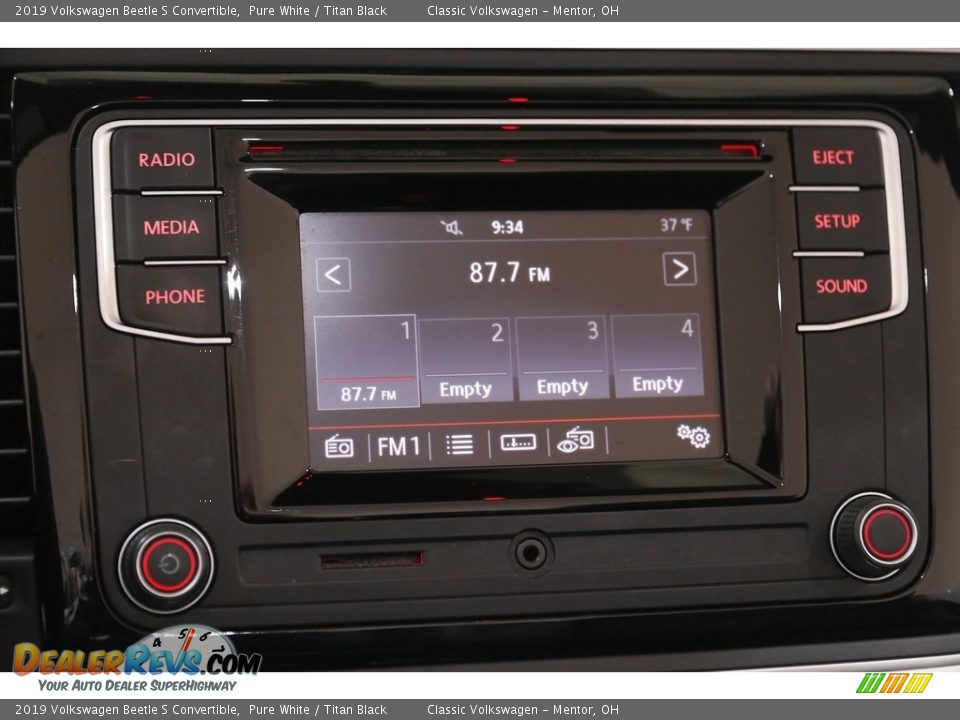 2019 Volkswagen Beetle S Convertible Pure White / Titan Black Photo #11