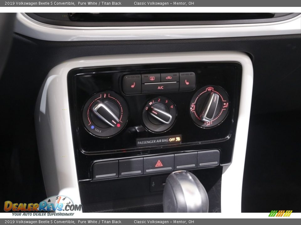 2019 Volkswagen Beetle S Convertible Pure White / Titan Black Photo #13
