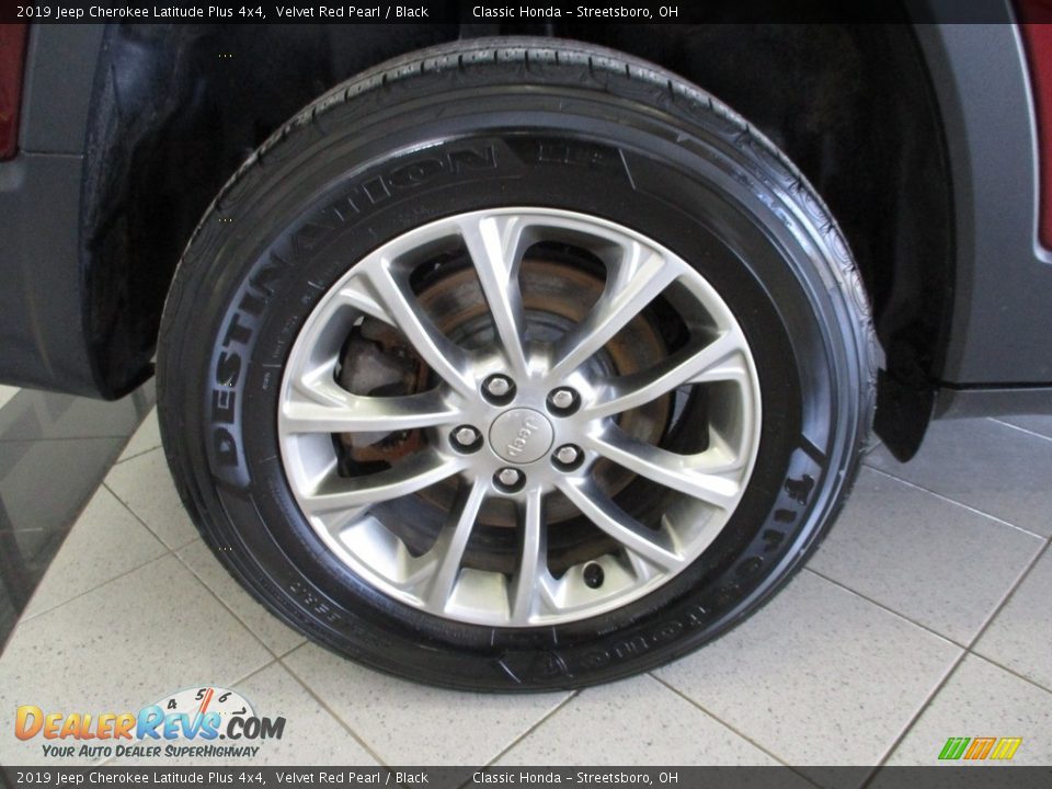 2019 Jeep Cherokee Latitude Plus 4x4 Velvet Red Pearl / Black Photo #6