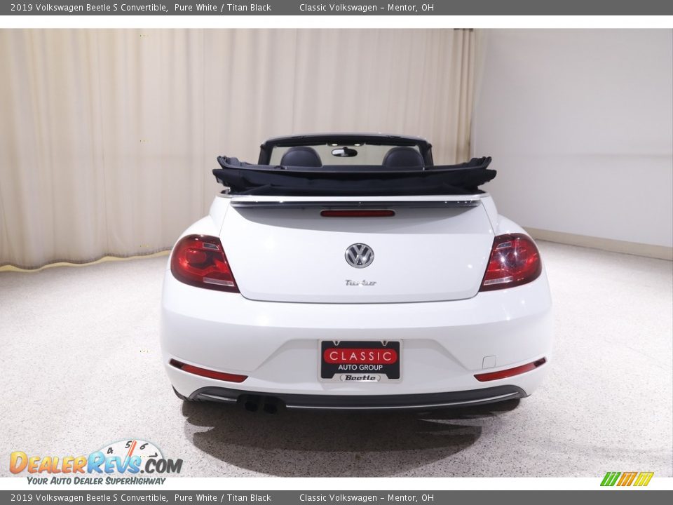 2019 Volkswagen Beetle S Convertible Pure White / Titan Black Photo #18