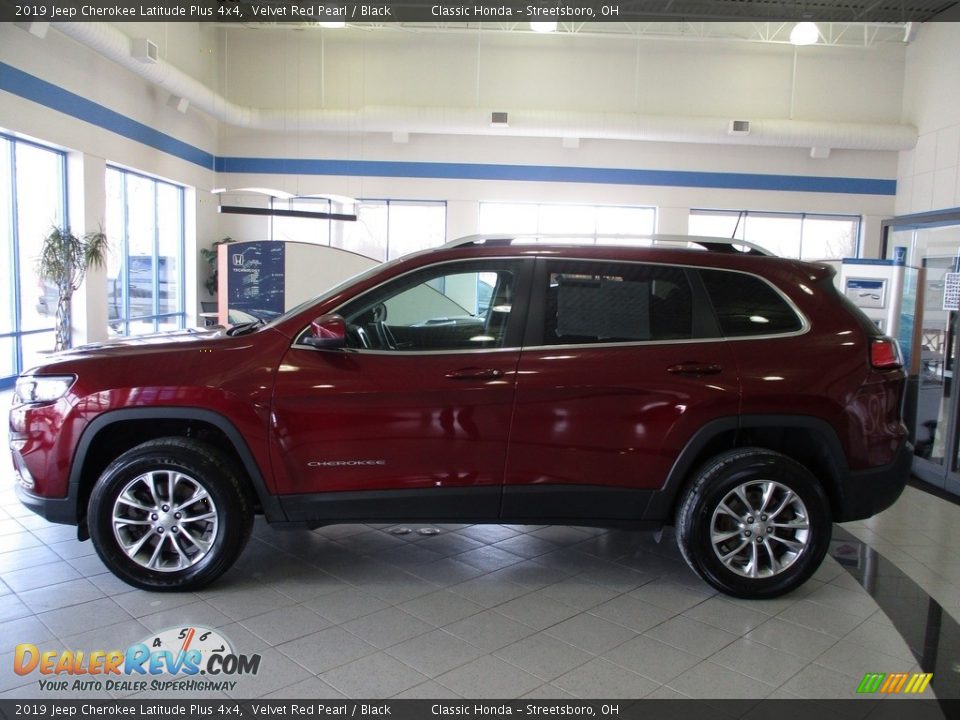 2019 Jeep Cherokee Latitude Plus 4x4 Velvet Red Pearl / Black Photo #10