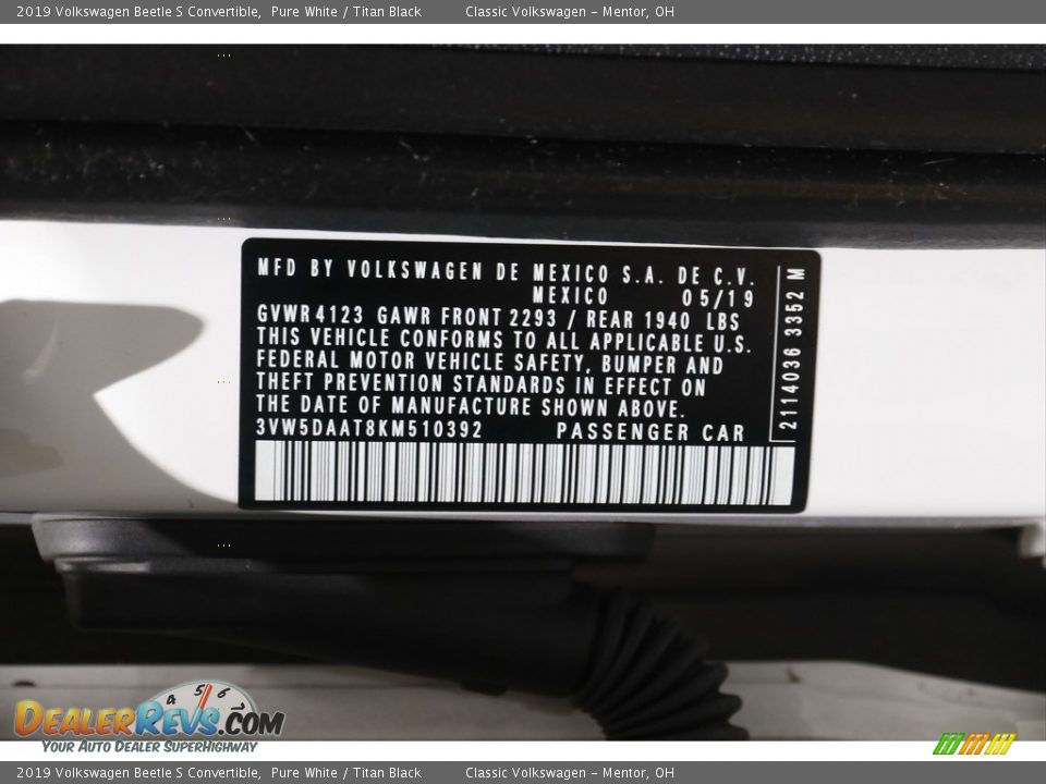 2019 Volkswagen Beetle S Convertible Pure White / Titan Black Photo #20