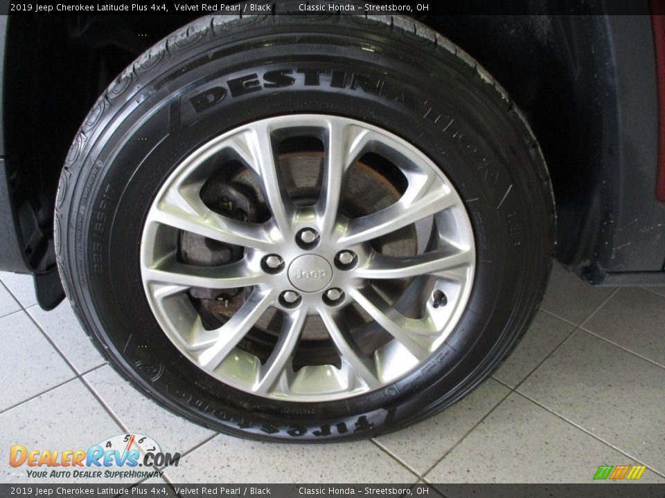 2019 Jeep Cherokee Latitude Plus 4x4 Velvet Red Pearl / Black Photo #12