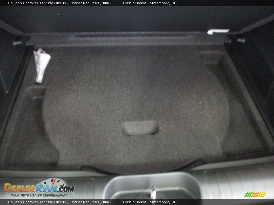 2019 Jeep Cherokee Latitude Plus 4x4 Velvet Red Pearl / Black Photo #21