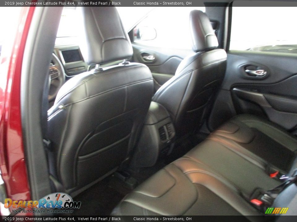 2019 Jeep Cherokee Latitude Plus 4x4 Velvet Red Pearl / Black Photo #23