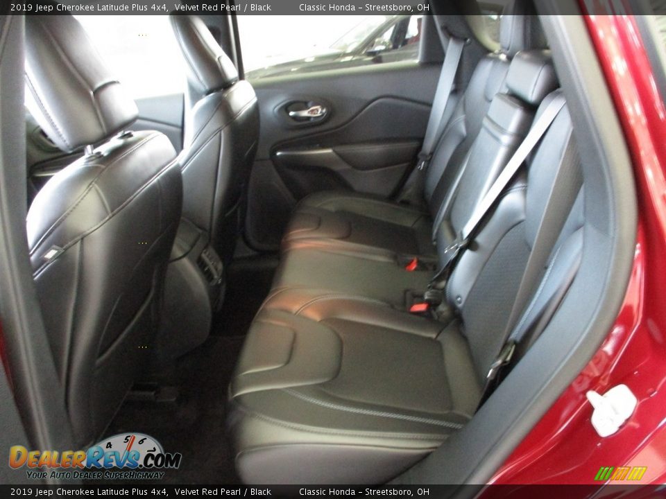 2019 Jeep Cherokee Latitude Plus 4x4 Velvet Red Pearl / Black Photo #24