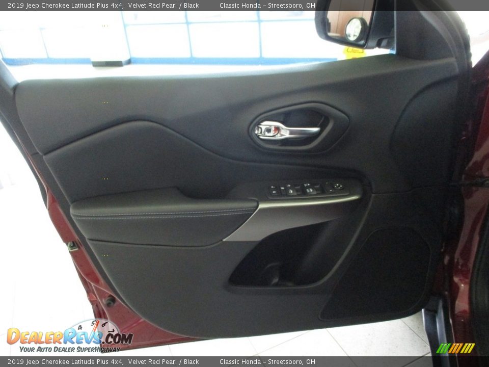 2019 Jeep Cherokee Latitude Plus 4x4 Velvet Red Pearl / Black Photo #25