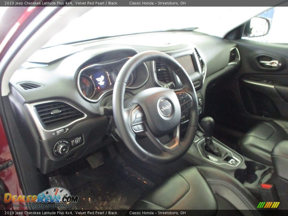 2019 Jeep Cherokee Latitude Plus 4x4 Velvet Red Pearl / Black Photo #26