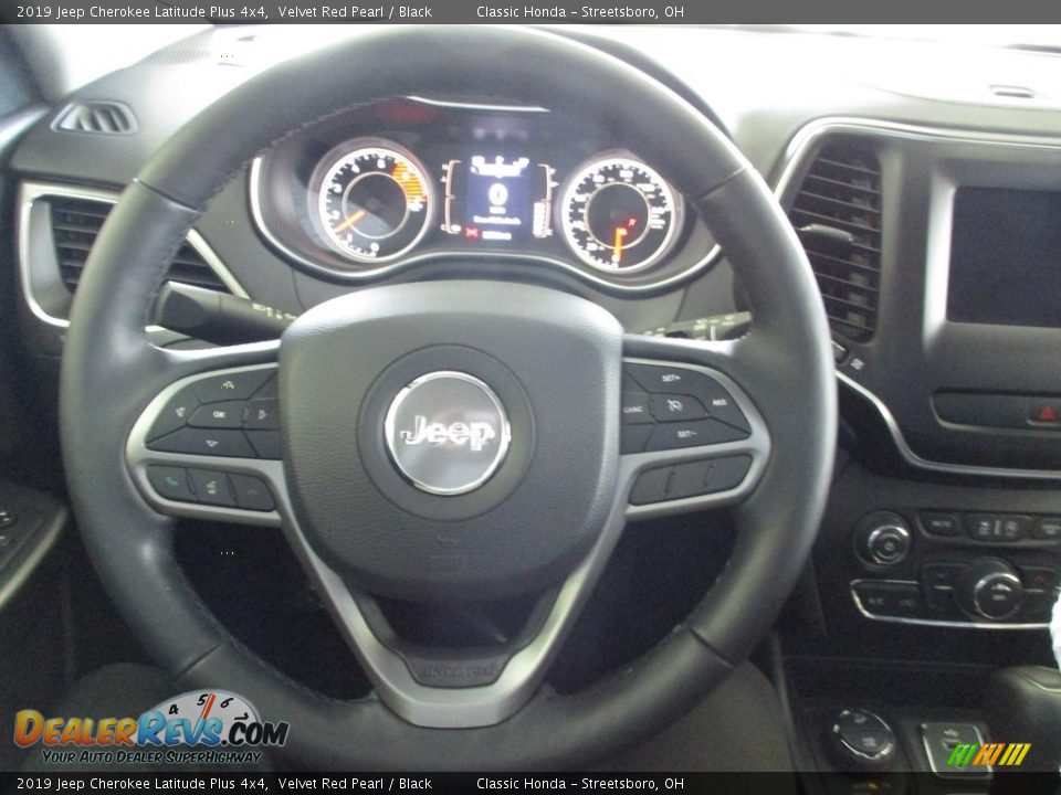 2019 Jeep Cherokee Latitude Plus 4x4 Velvet Red Pearl / Black Photo #28