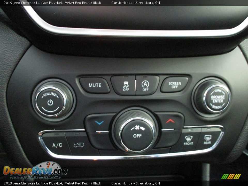 2019 Jeep Cherokee Latitude Plus 4x4 Velvet Red Pearl / Black Photo #33