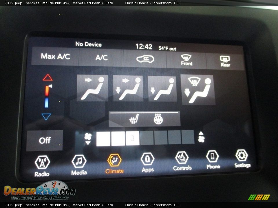 2019 Jeep Cherokee Latitude Plus 4x4 Velvet Red Pearl / Black Photo #35