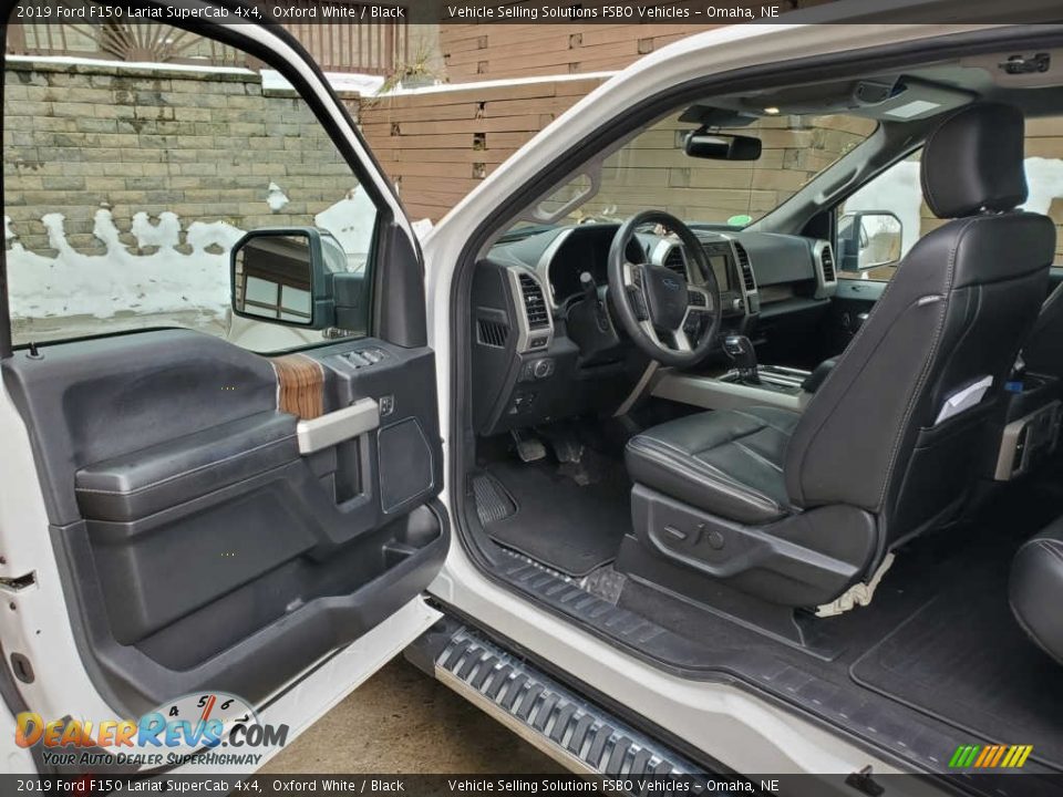 Black Interior - 2019 Ford F150 Lariat SuperCab 4x4 Photo #8
