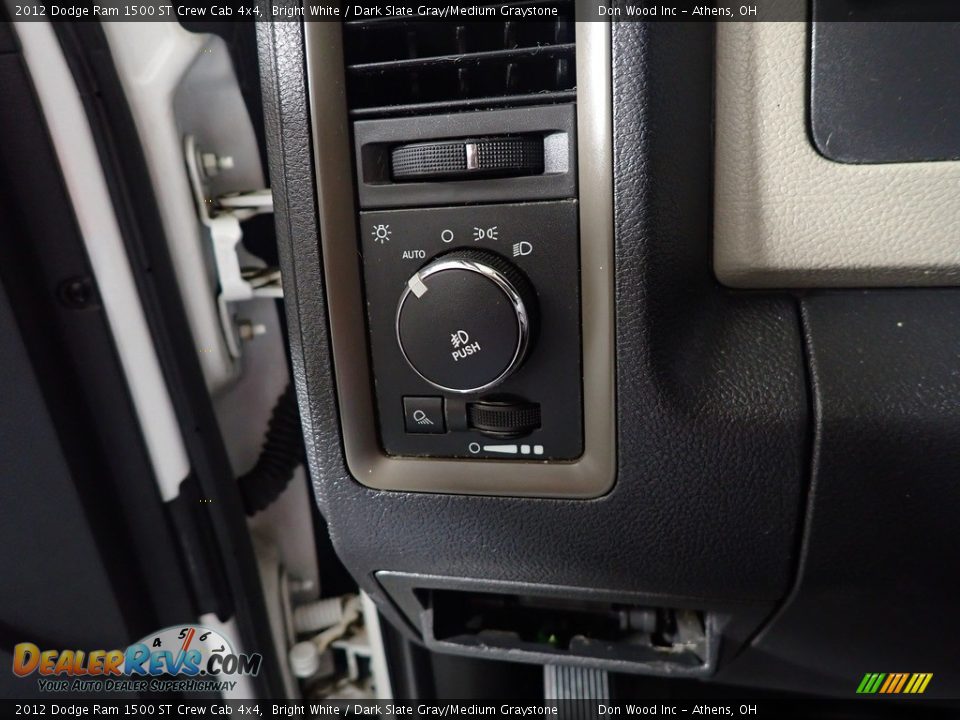 2012 Dodge Ram 1500 ST Crew Cab 4x4 Bright White / Dark Slate Gray/Medium Graystone Photo #26