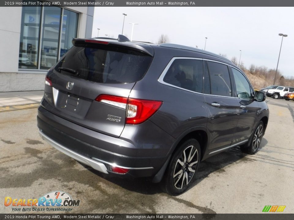 2019 Honda Pilot Touring AWD Modern Steel Metallic / Gray Photo #10