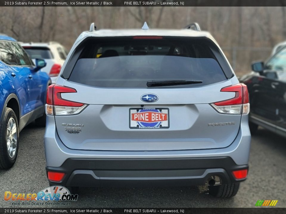2019 Subaru Forester 2.5i Premium Ice Silver Metallic / Black Photo #4