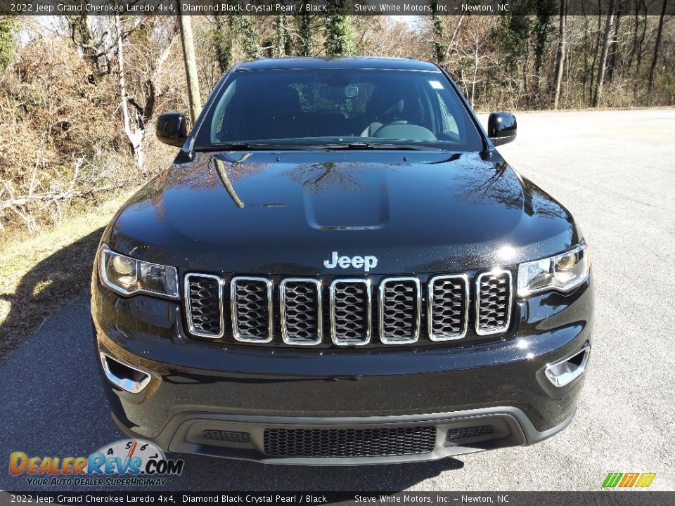 2022 Jeep Grand Cherokee Laredo 4x4 Diamond Black Crystal Pearl / Black Photo #3