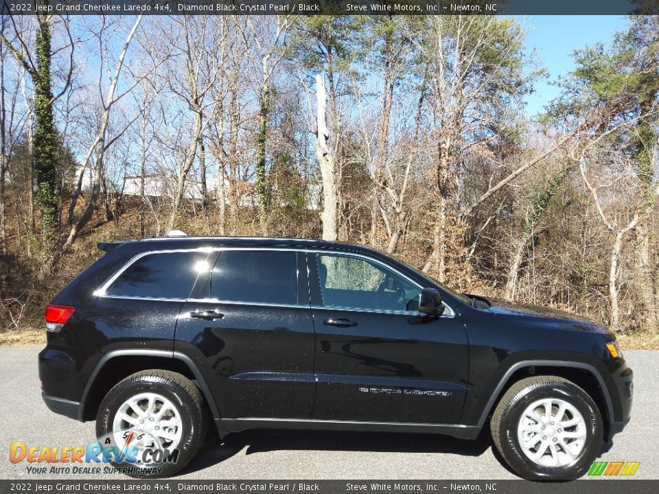 2022 Jeep Grand Cherokee Laredo 4x4 Diamond Black Crystal Pearl / Black Photo #5