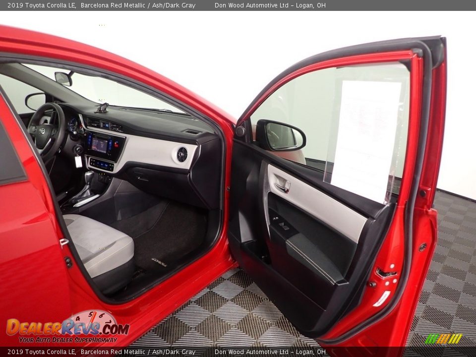 2019 Toyota Corolla LE Barcelona Red Metallic / Ash/Dark Gray Photo #28