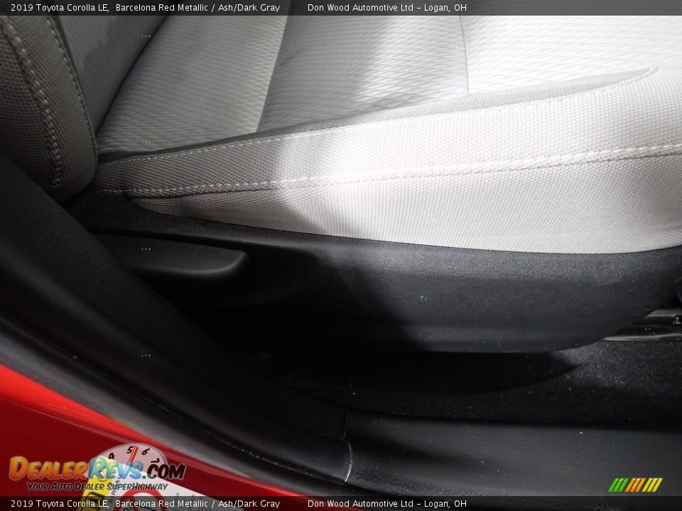 2019 Toyota Corolla LE Barcelona Red Metallic / Ash/Dark Gray Photo #30