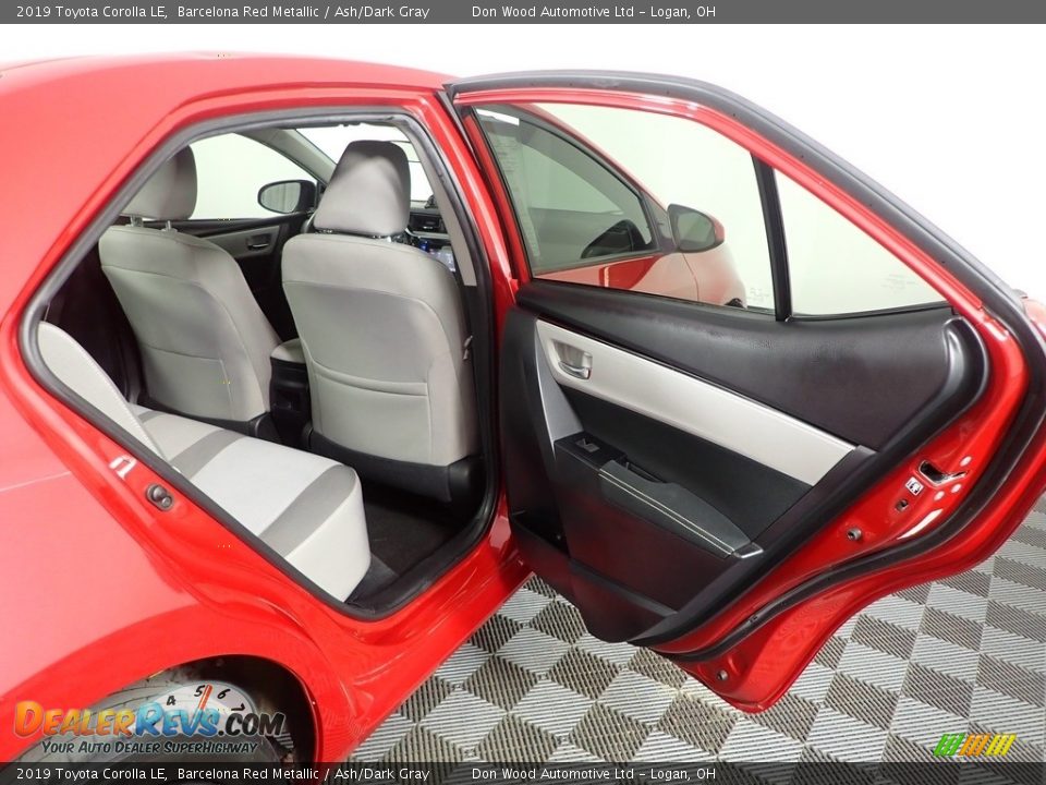 2019 Toyota Corolla LE Barcelona Red Metallic / Ash/Dark Gray Photo #31