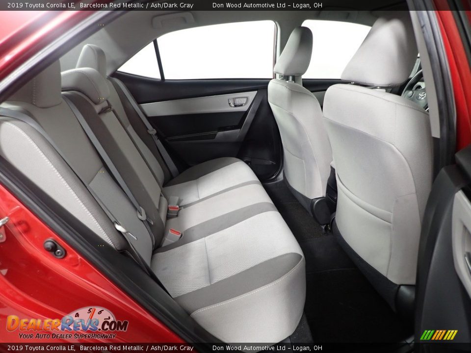 2019 Toyota Corolla LE Barcelona Red Metallic / Ash/Dark Gray Photo #32