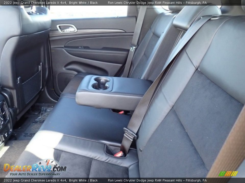 2022 Jeep Grand Cherokee Laredo X 4x4 Bright White / Black Photo #12
