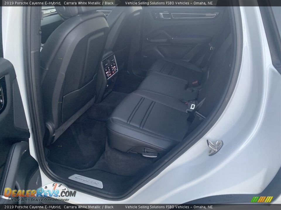 Rear Seat of 2019 Porsche Cayenne E-Hybrid Photo #5