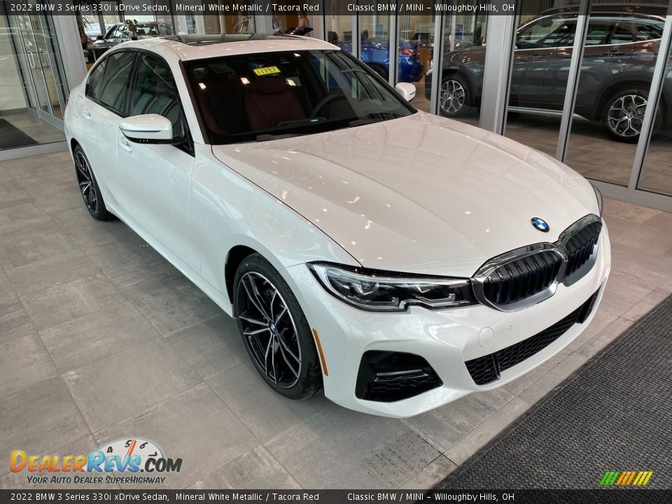 2022 BMW 3 Series 330i xDrive Sedan Mineral White Metallic / Tacora Red Photo #1