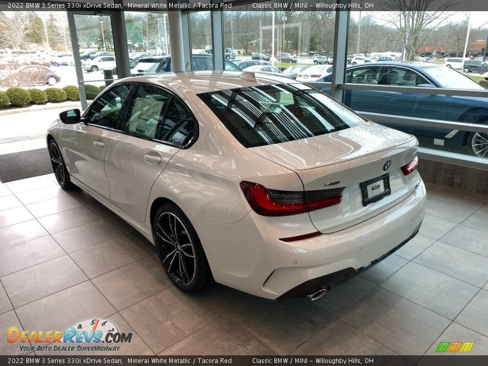 2022 BMW 3 Series 330i xDrive Sedan Mineral White Metallic / Tacora Red Photo #2