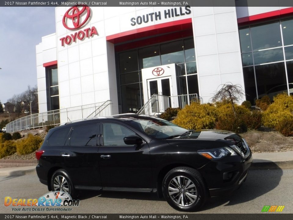 2017 Nissan Pathfinder S 4x4 Magnetic Black / Charcoal Photo #2