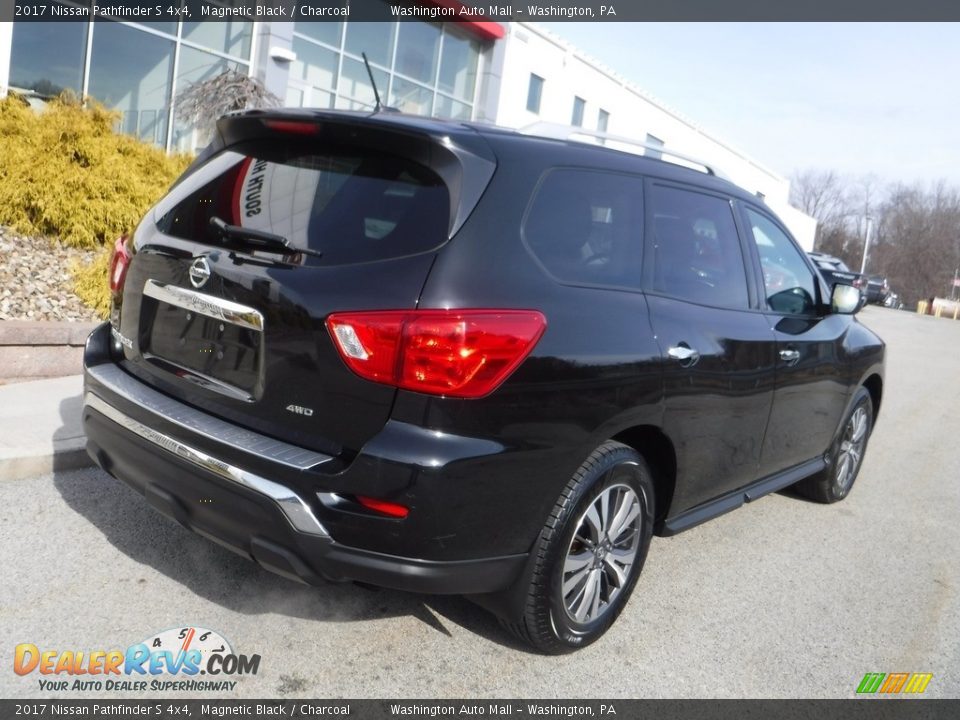 2017 Nissan Pathfinder S 4x4 Magnetic Black / Charcoal Photo #14