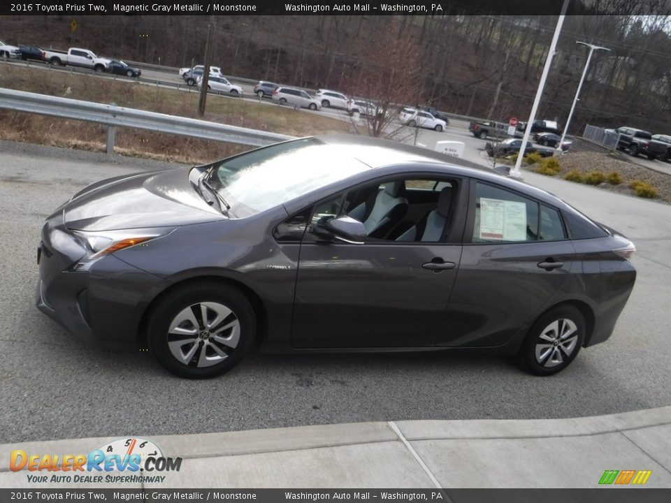 2016 Toyota Prius Two Magnetic Gray Metallic / Moonstone Photo #13