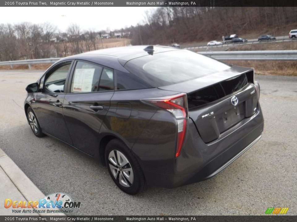 2016 Toyota Prius Two Magnetic Gray Metallic / Moonstone Photo #14