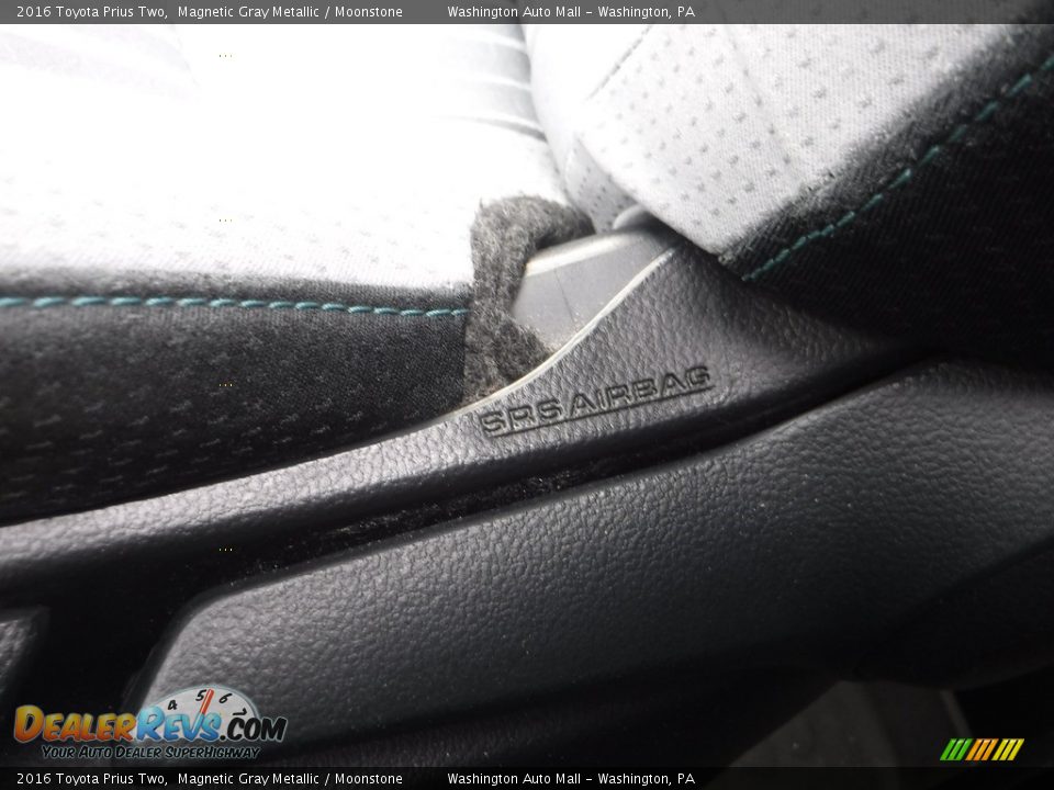 2016 Toyota Prius Two Magnetic Gray Metallic / Moonstone Photo #19