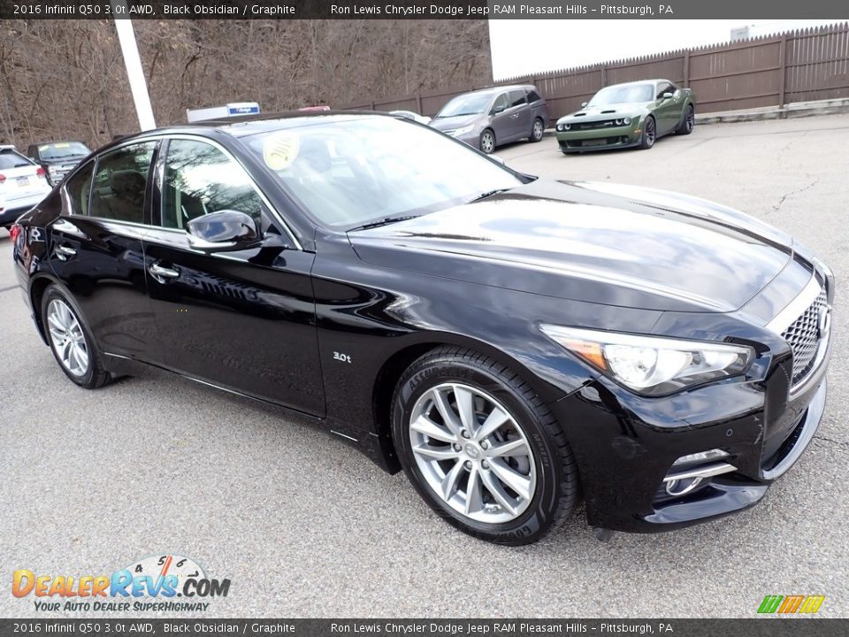 Front 3/4 View of 2016 Infiniti Q50 3.0t AWD Photo #8