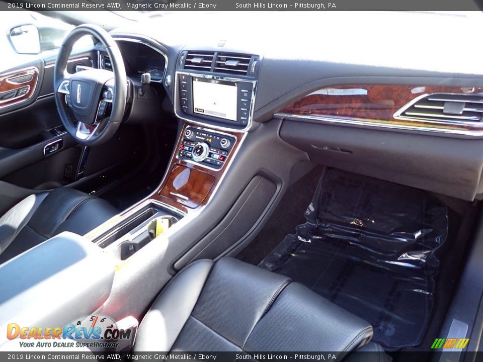 Dashboard of 2019 Lincoln Continental Reserve AWD Photo #12