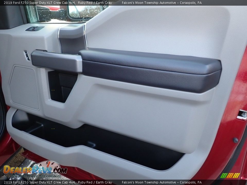 2019 Ford F250 Super Duty XLT Crew Cab 4x4 Ruby Red / Earth Gray Photo #14